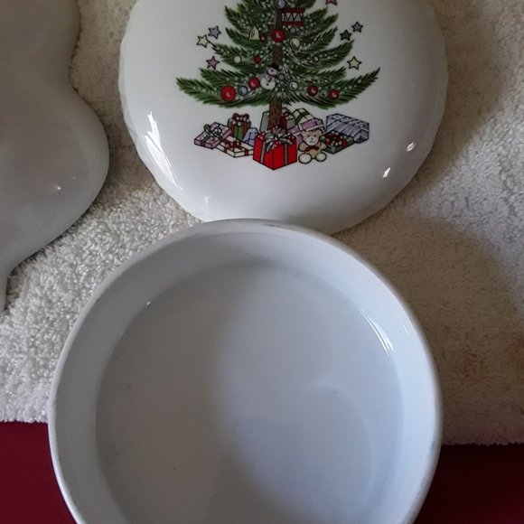 Lot of Two - Christmas Tree Dish - NIB and Christmas Tree Covered Keepsake Box - Picture 3 of 6